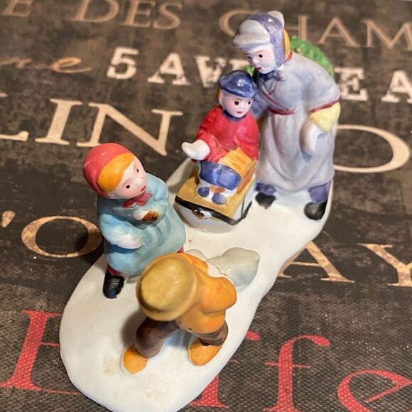 1992 Lemax Dickensvale "Bringing Home the Tree" Christmas Figure  #23053 - Picture 5 of 6